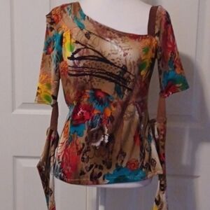 < Multicolor Floral Women's Top
